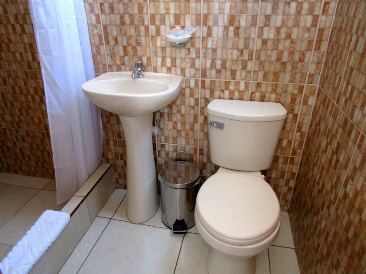 Hotel Capac Ii 2*