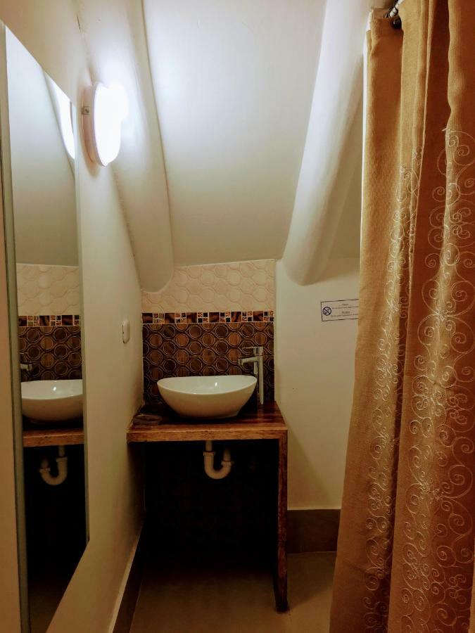 Inn Kori Gems
