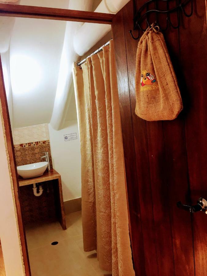 Inn Kori Gems