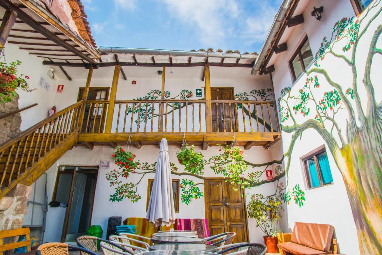 Tucan Hostel *