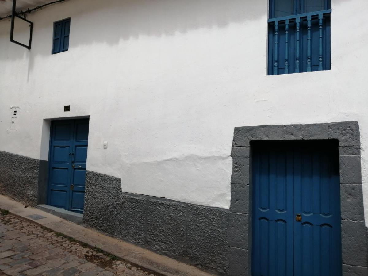 Guest house Carlos 3 *