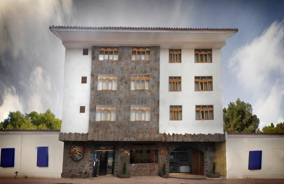 Warari Hotel 3*