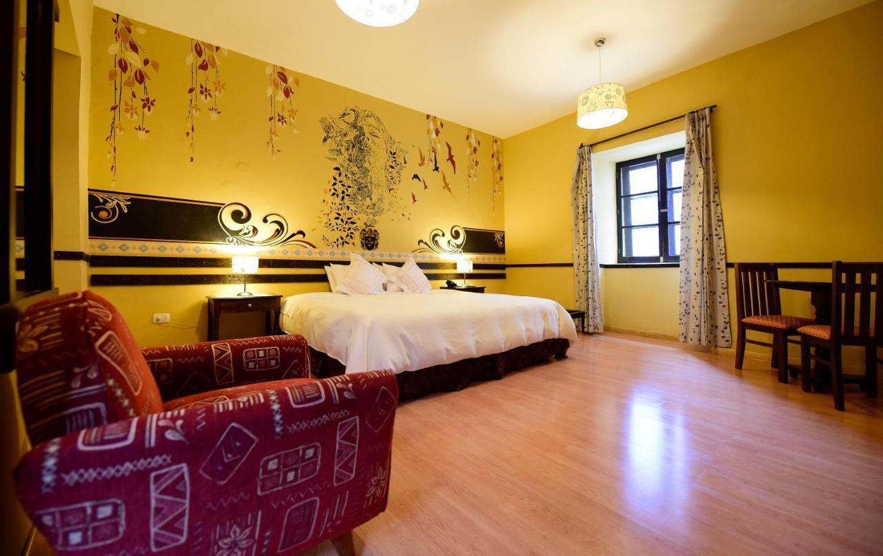 Yabar Plaza Hotel