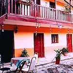 Anais y Nicolas Hostel
