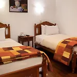 Amaru Colonial