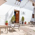 Yllari\'S Inn