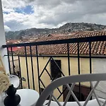 Luxurious Apartment 2 Blocks From The Main Square
