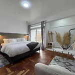 Luxurious Apartment 2 Blocks From The Main Square
