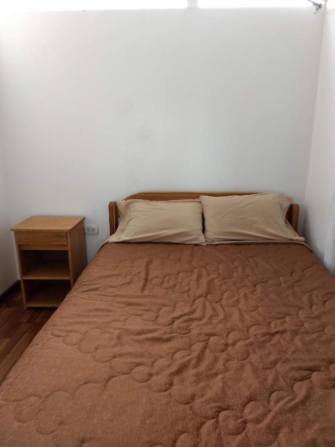 Chelitos Backpacker Hostel *