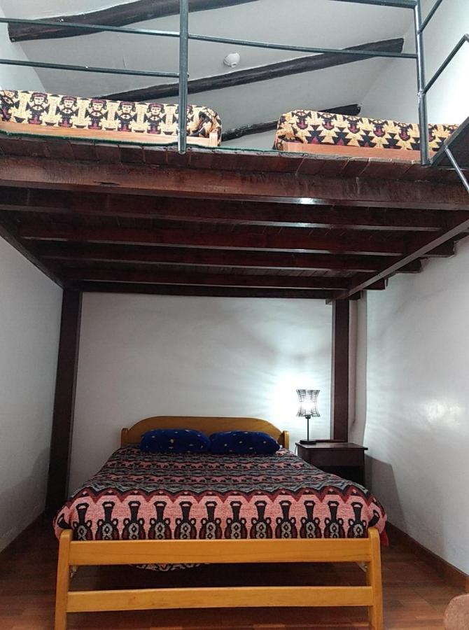 Chelitos Backpacker Hostel *