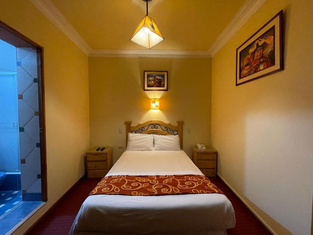 Hostel Casa Rojas *