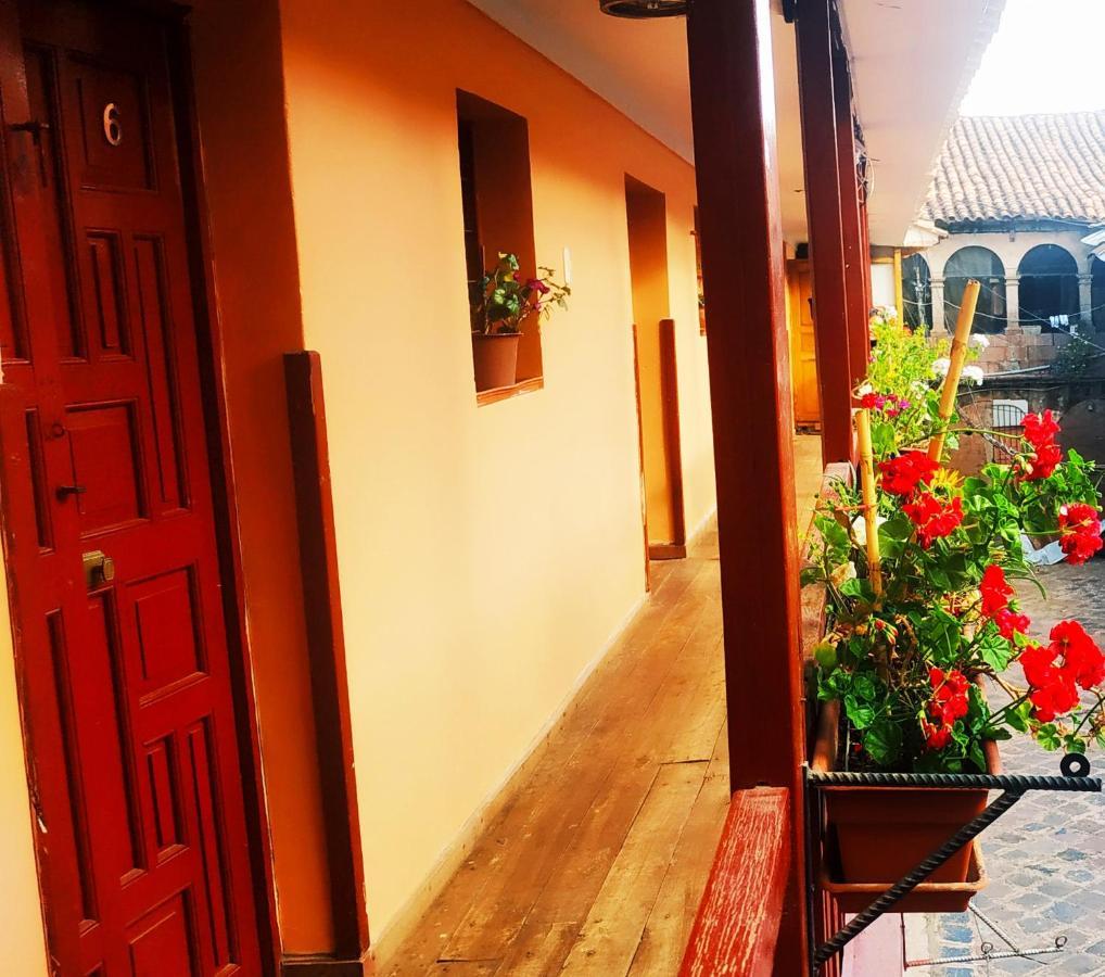 Hostal Anais Y Nicolas *