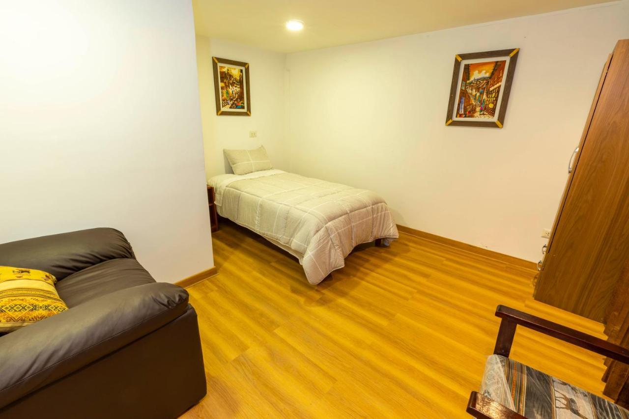 Pacific Hotel *