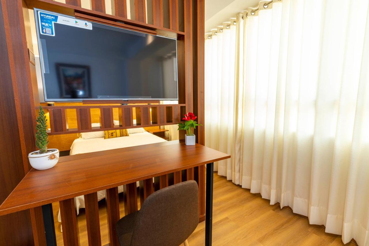 Pacific Hotel *