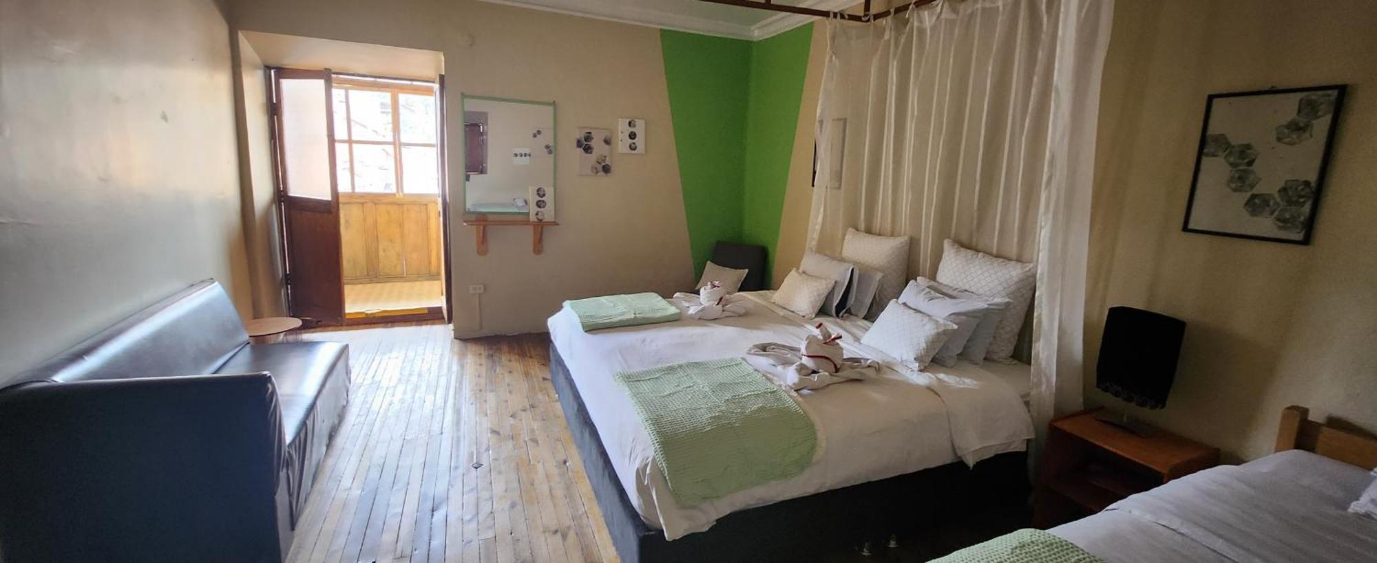 Loki Hostal *