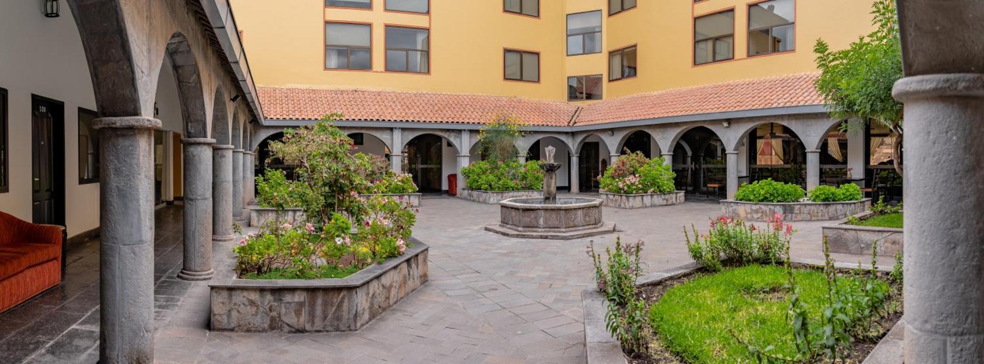 Jose Antonio Hotel