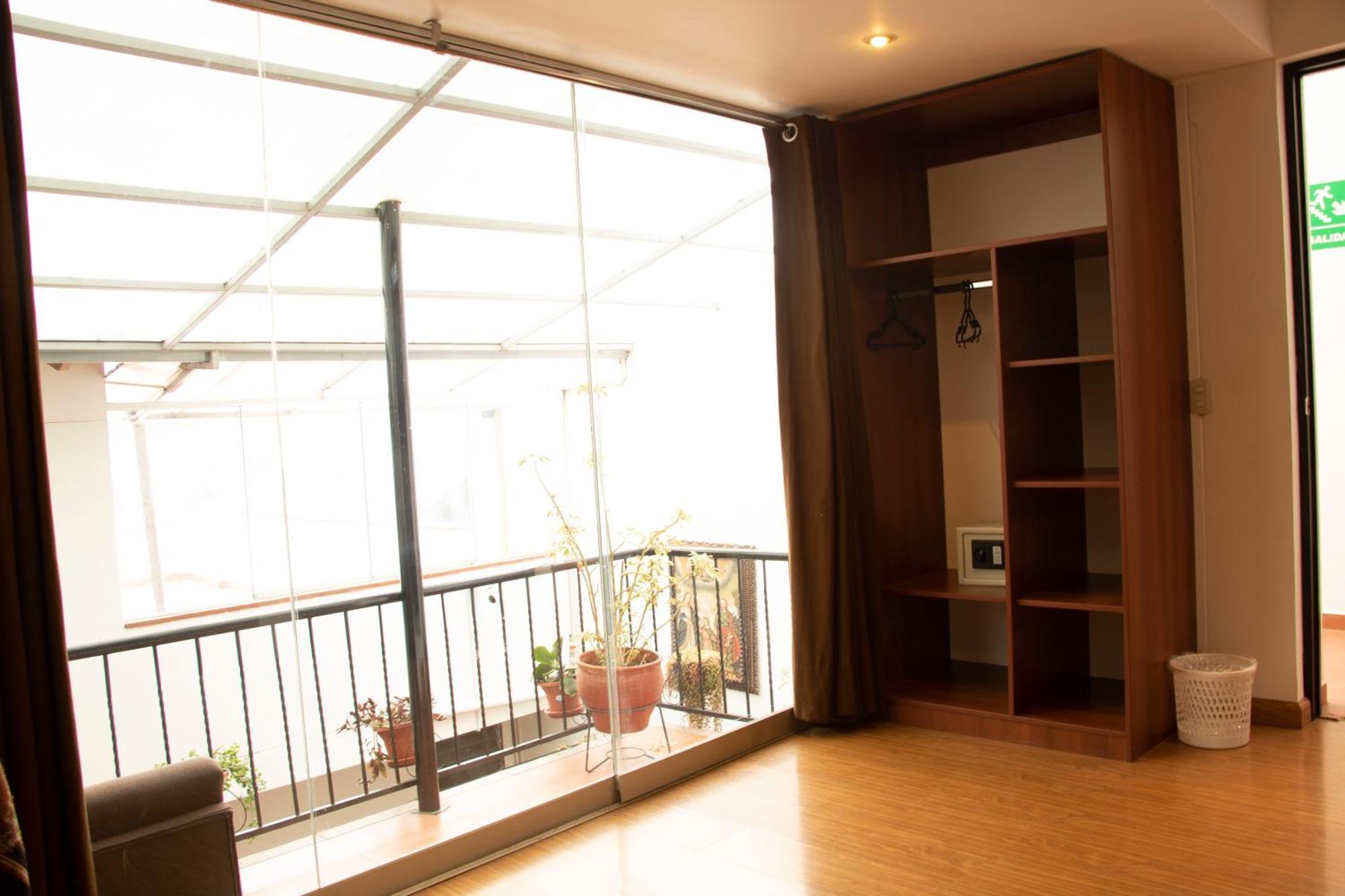 Balconcillo 3*