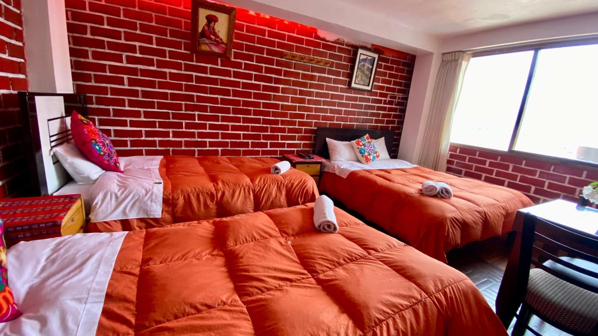 Amira's House Bed & Breakfast *