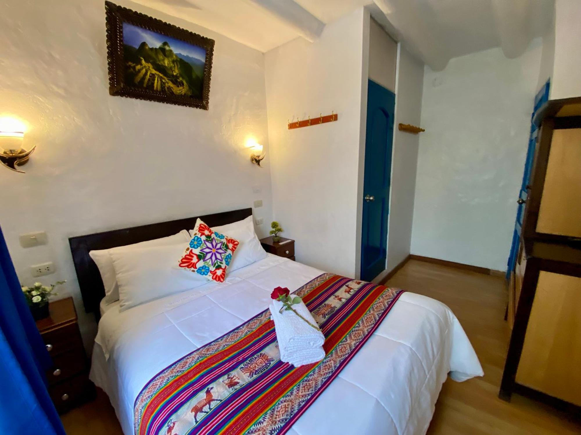 Amira's House Bed & Breakfast *
