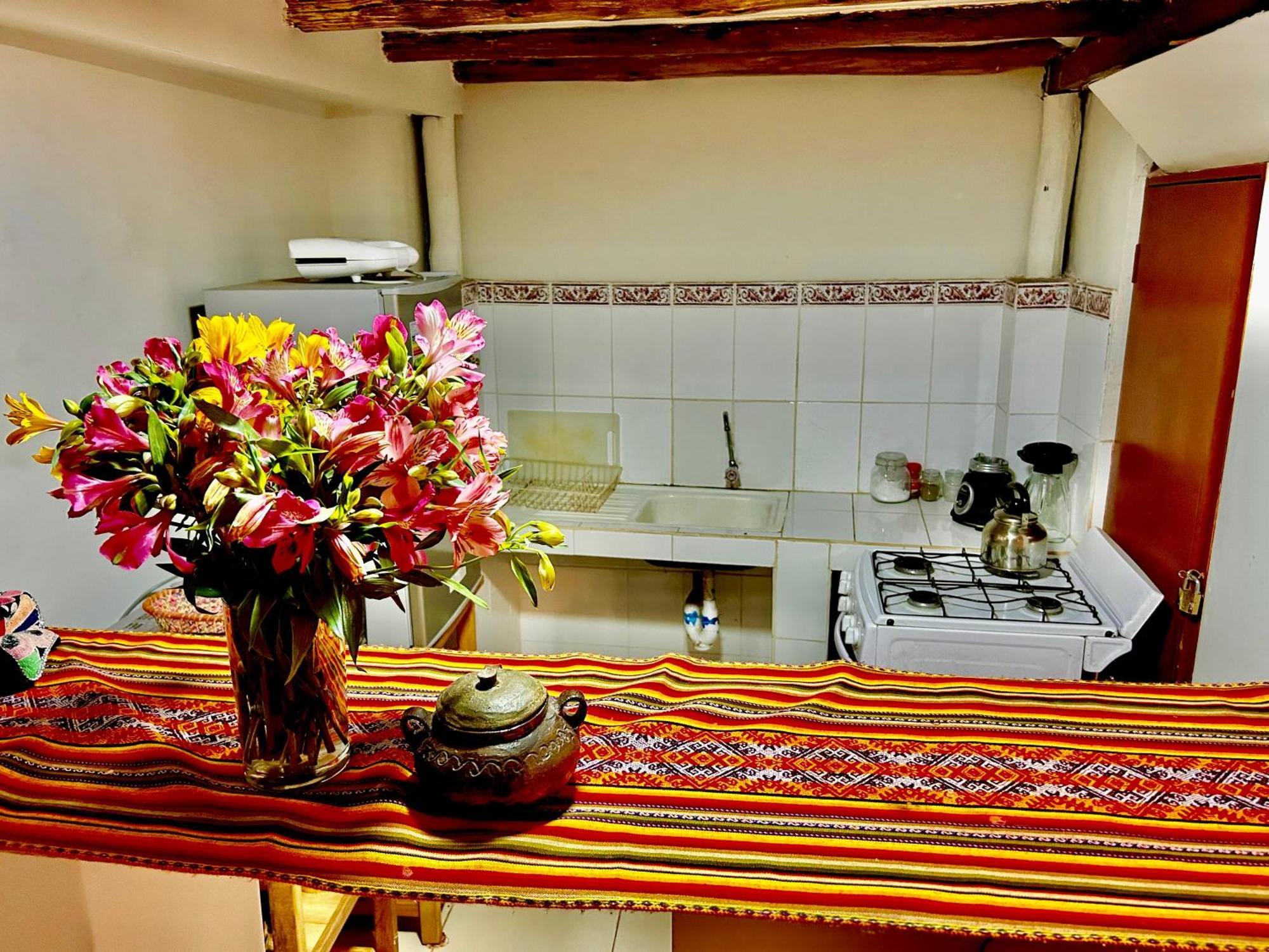 Stylish Apartment, Only Minutes From Plaza De Armas!