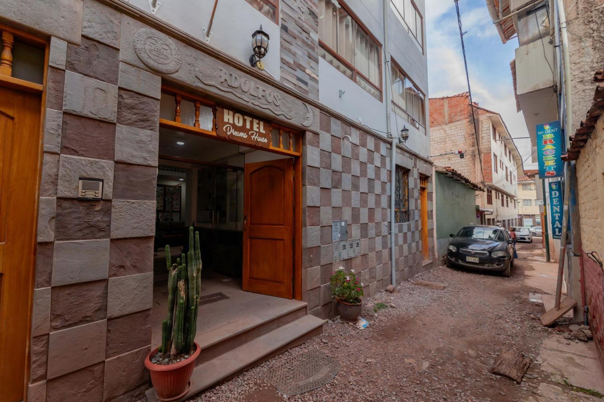 Dreams House Inn 3*