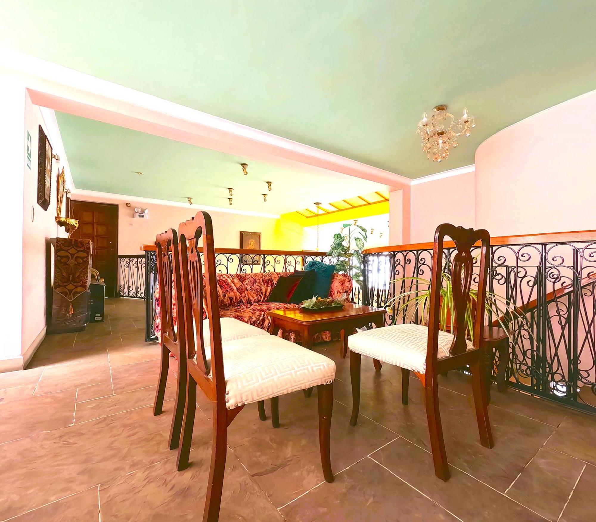 Pensión Residencial Belle Maison 2*
