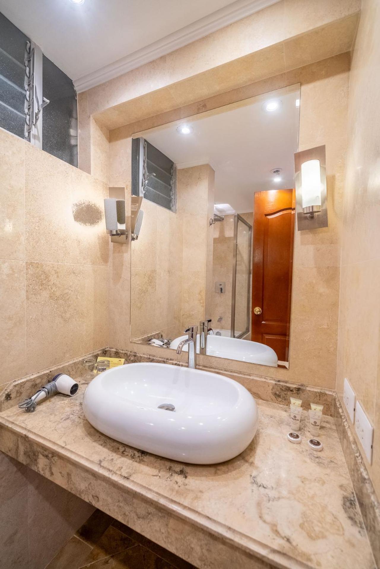Hotel Taypikala 4*