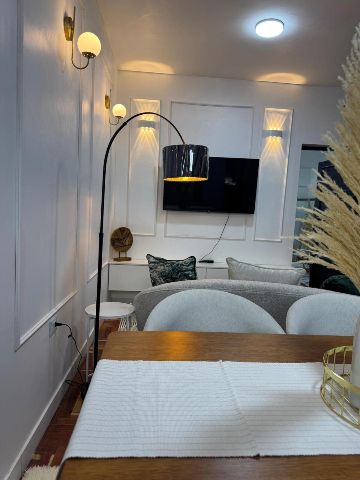 Apartment Luxurious 2 Blocks From The Main Square *