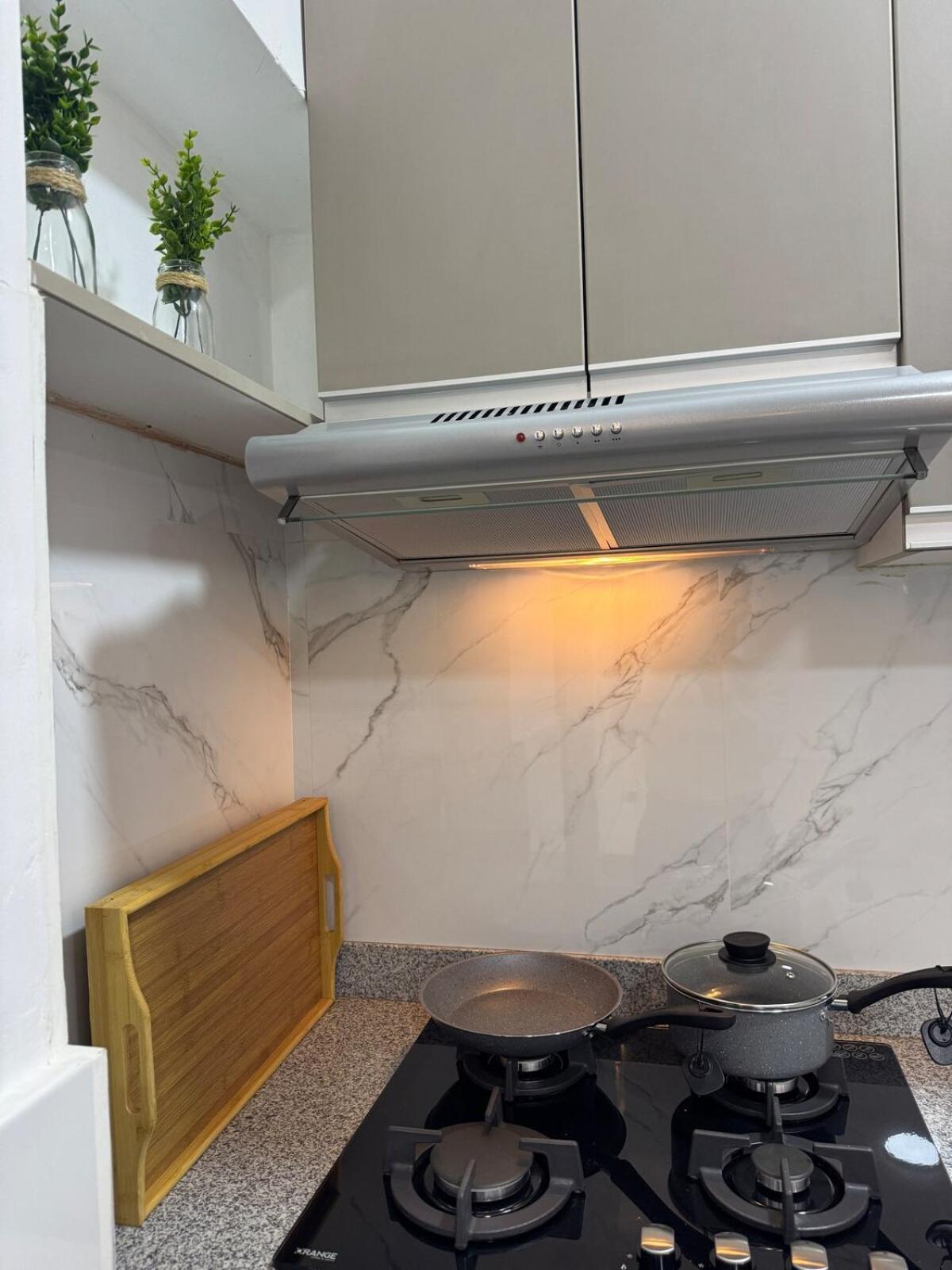 Luxurious 2 Blocks From The Main Square Apartment *