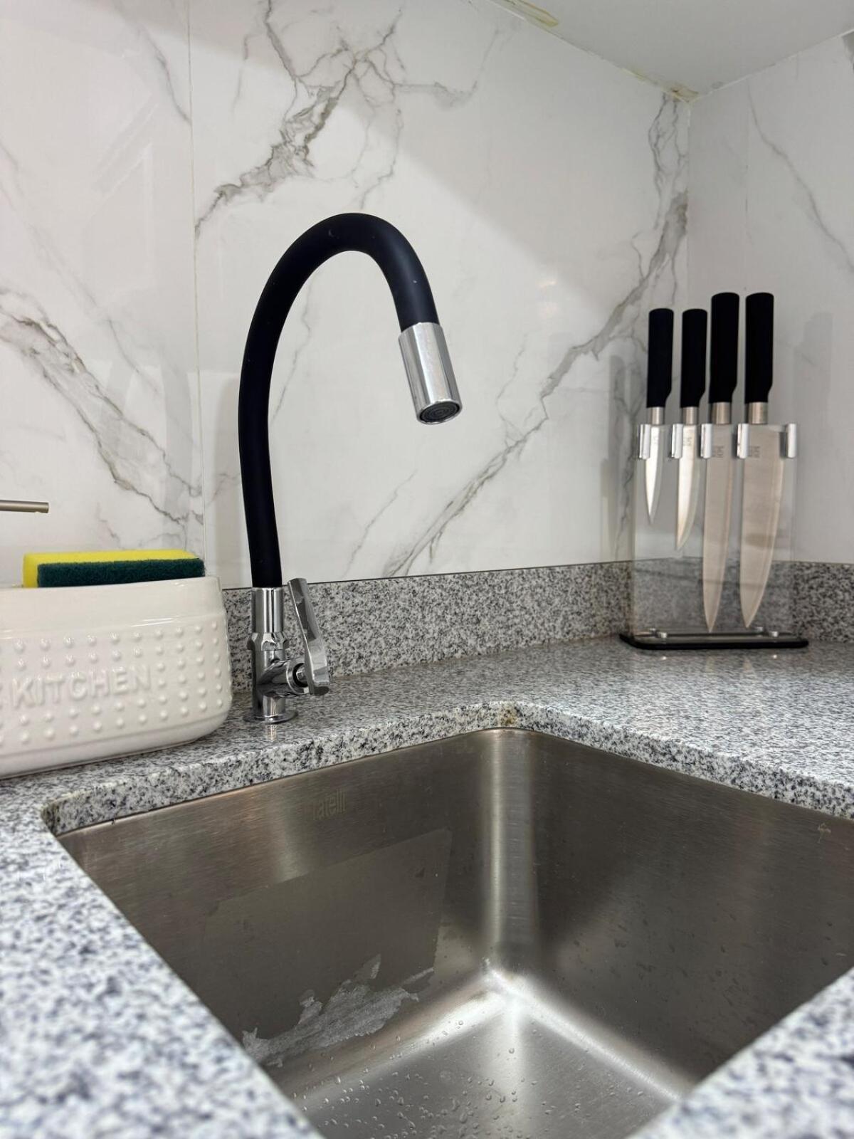 Apartment Luxurious 2 Blocks From The Main Square