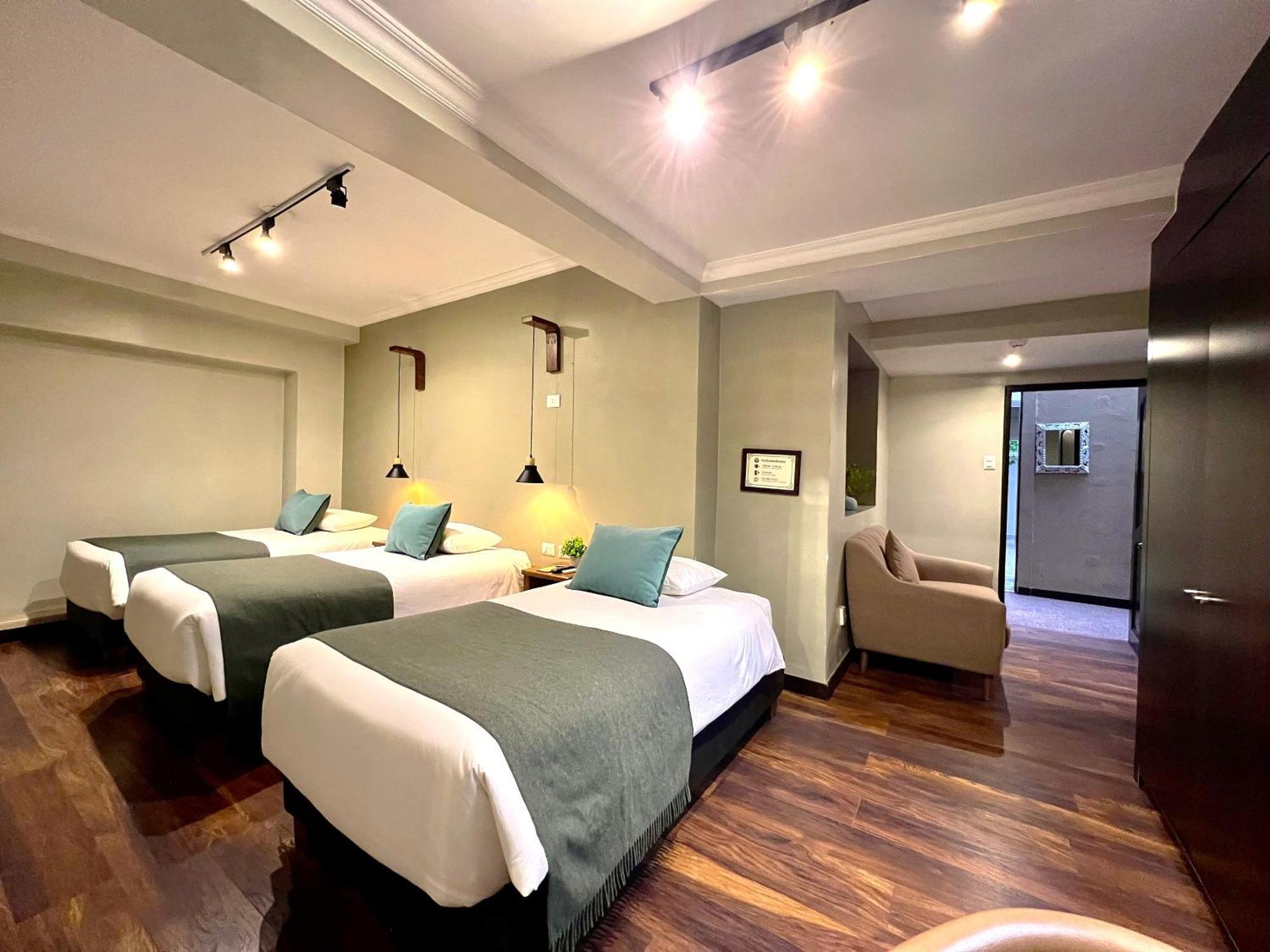 Hotel R Y R Pardo