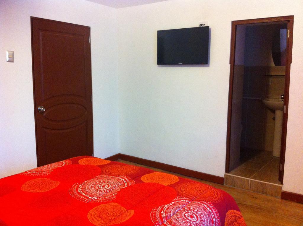 Huayruro Guest house 3*