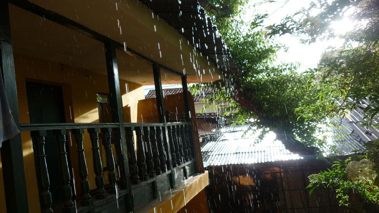 La Casa Feliz Bed & Breakfast *