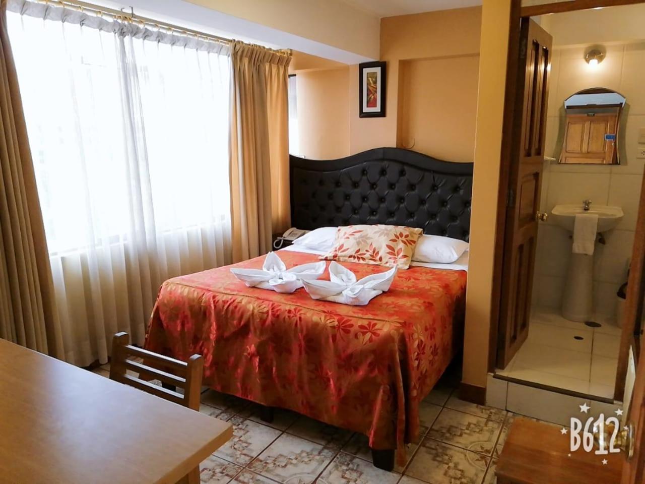 Genaro's Guest house