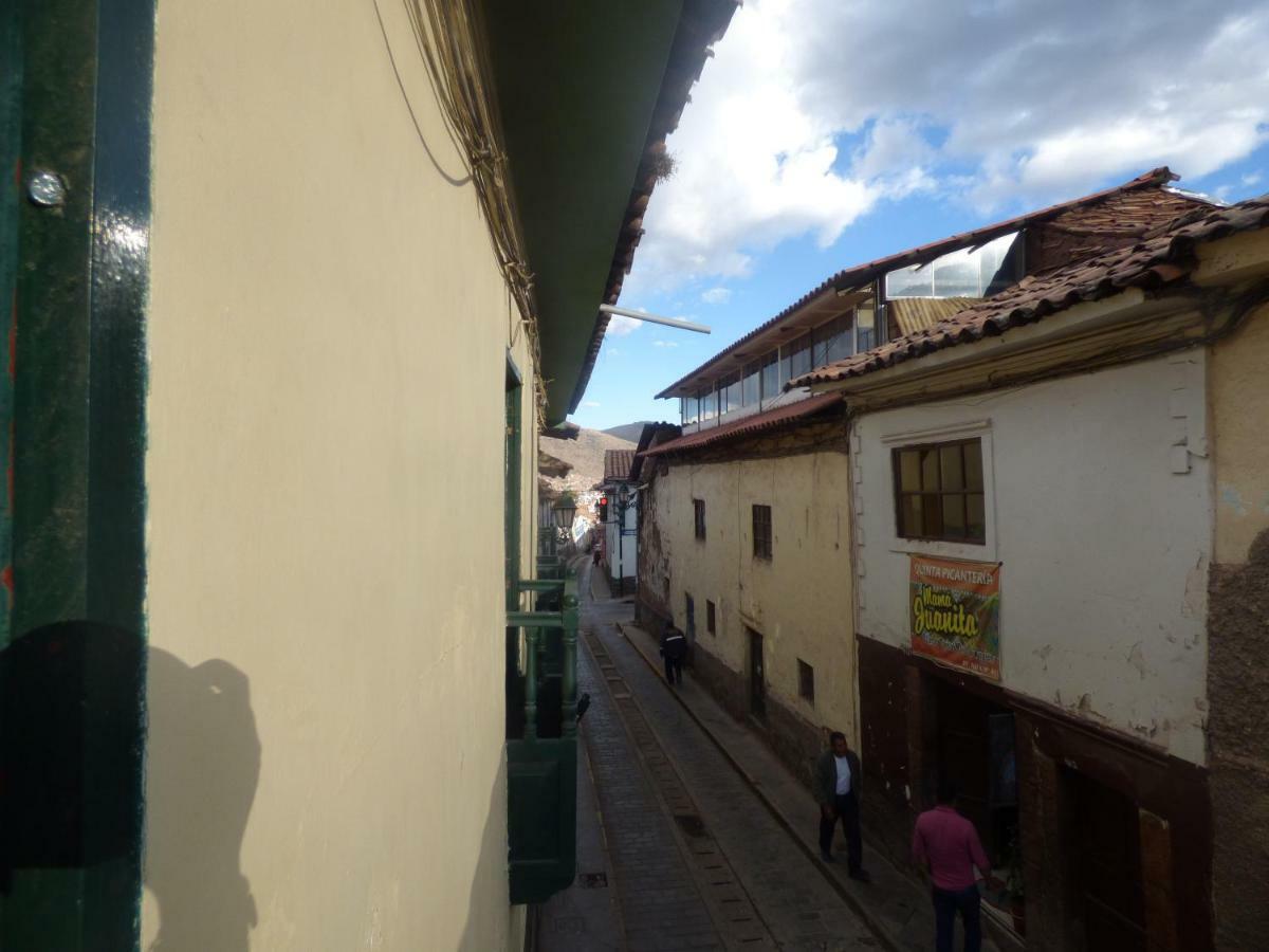 The Grasshopper Av Alta Cusco
