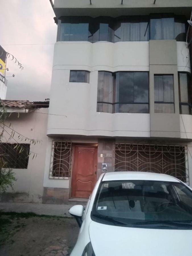 Shanell House Guest house *