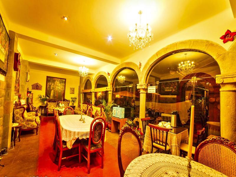 Fuente De Agua Hotel Cusco