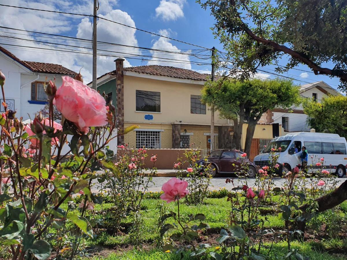 Bed & Breakfast La Escala 2*