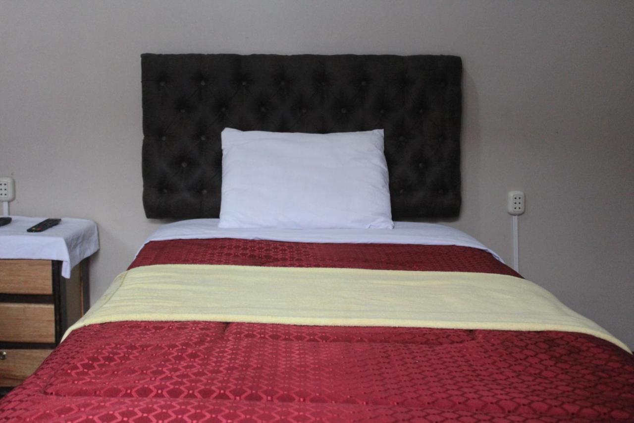Hostel Privadas En Plaza De Amas De *