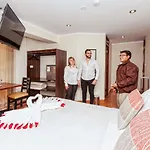 El Mirador Hotel