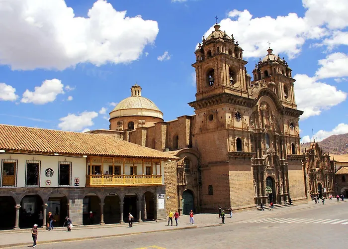 Yabar Plaza I Hotel