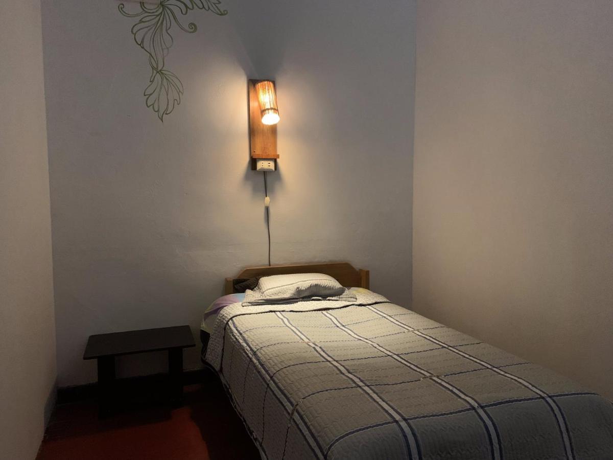Tiyana House Acomodação com café da manhã  *