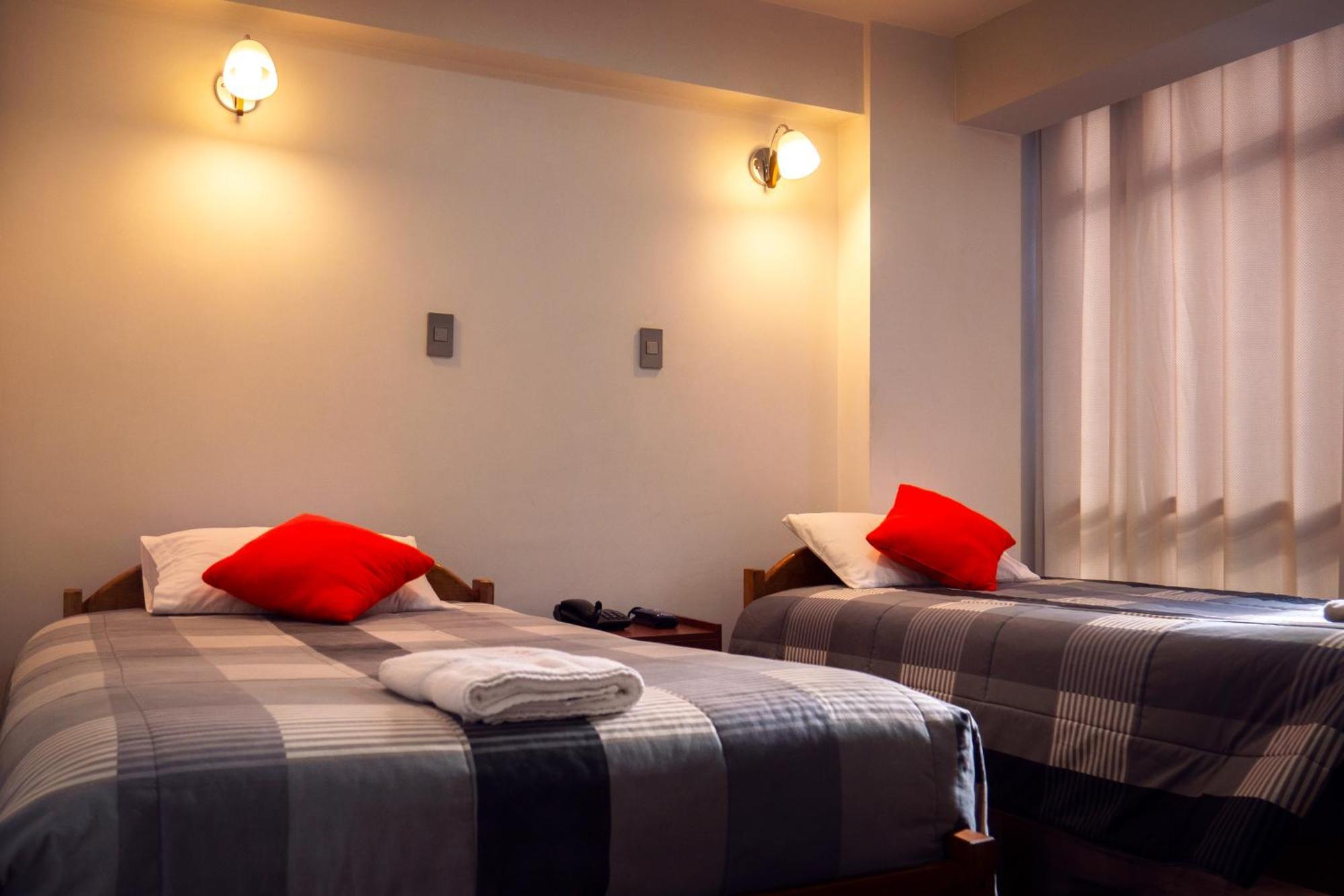 Hostel Real House *