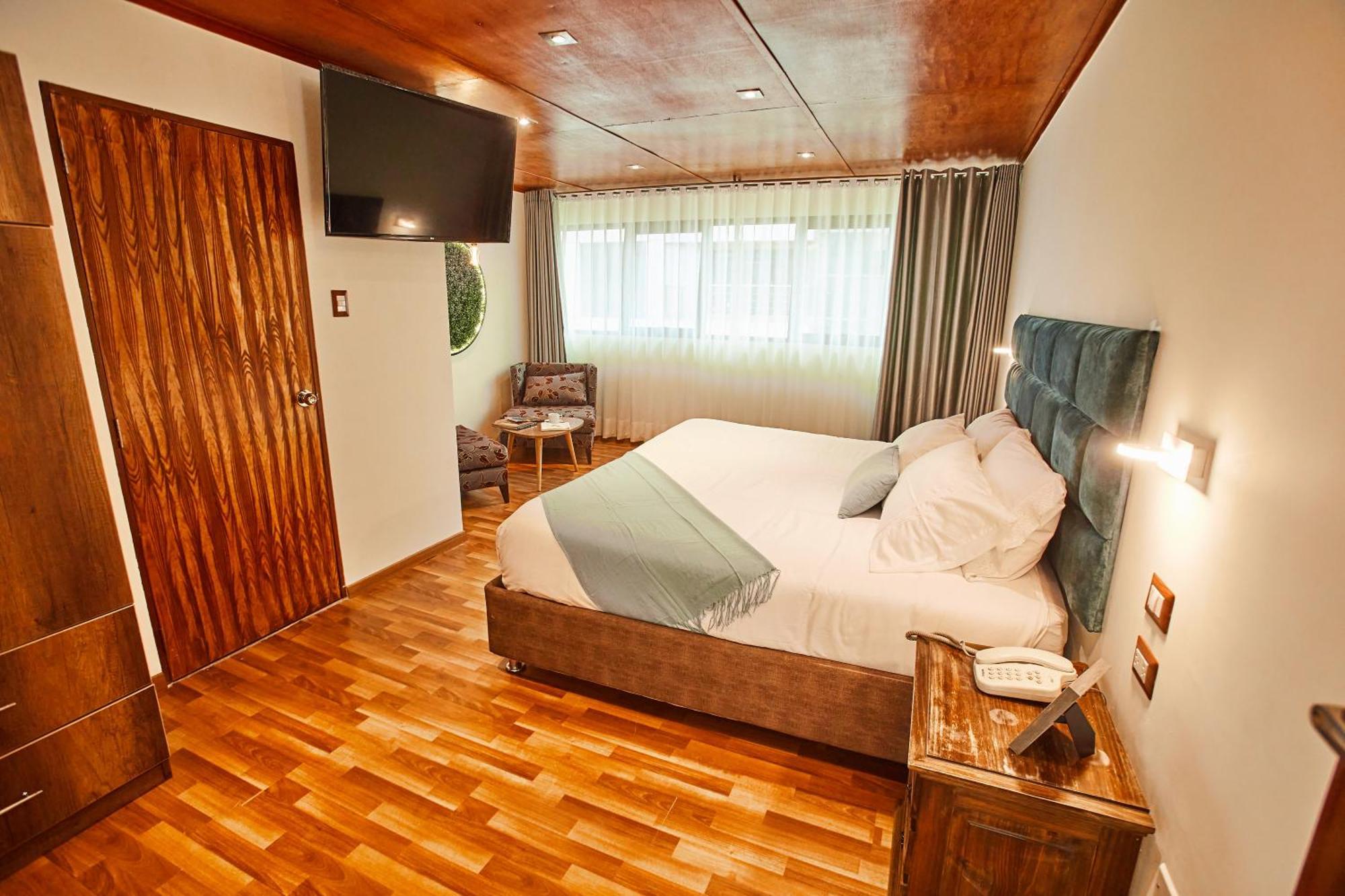 Hotel Inti Tampu