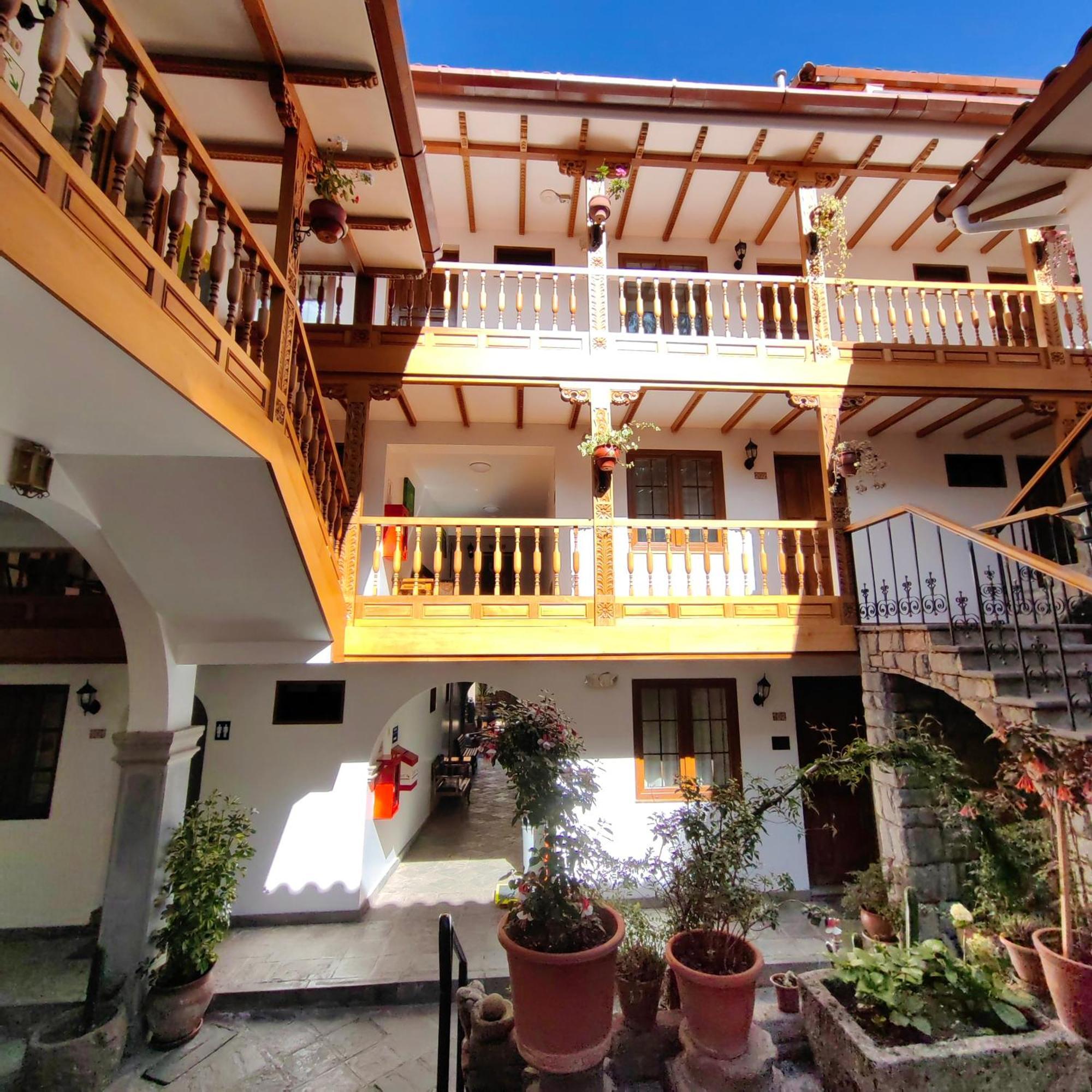 Rumi Punku Hotel 3*