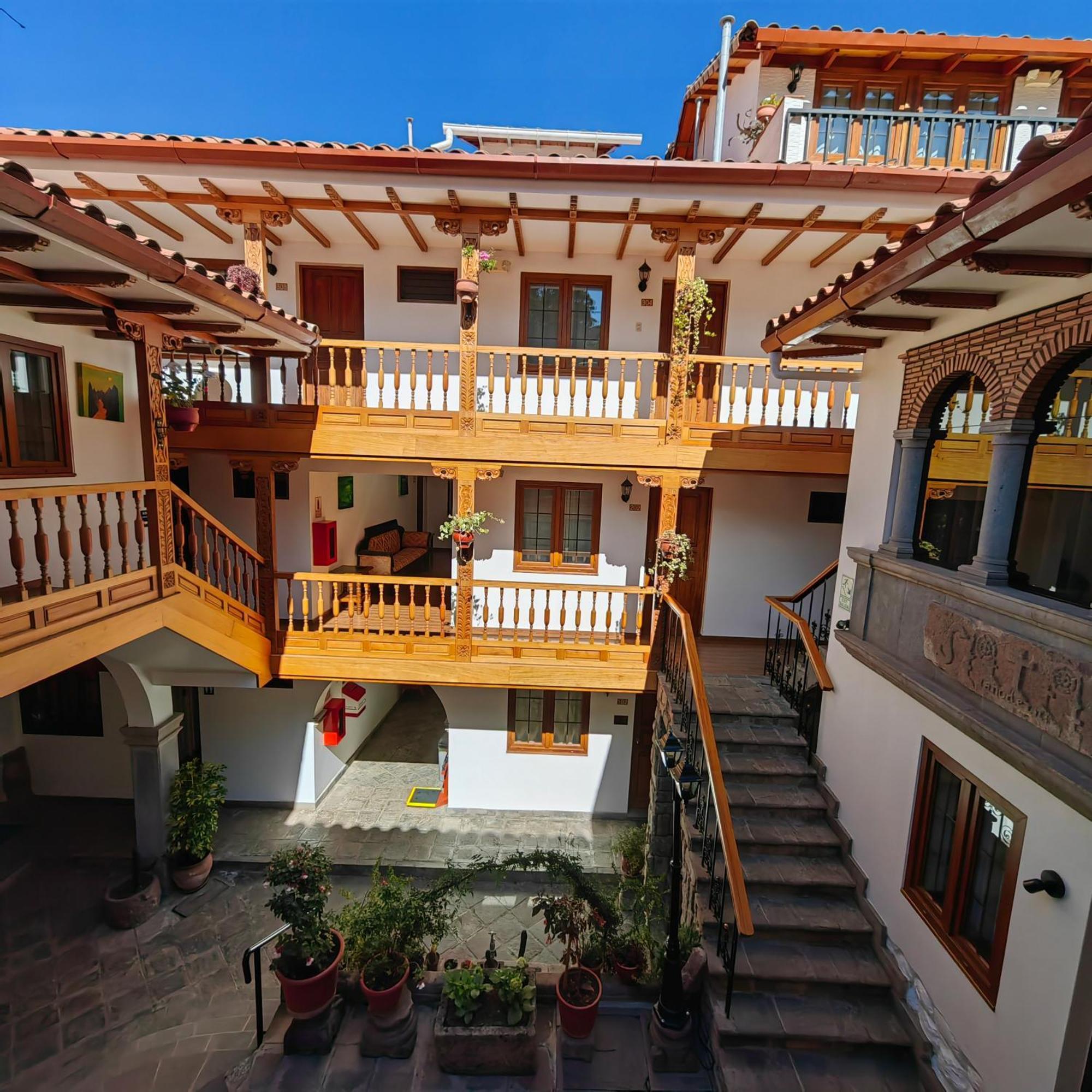 Rumi Punku Hotel 3*