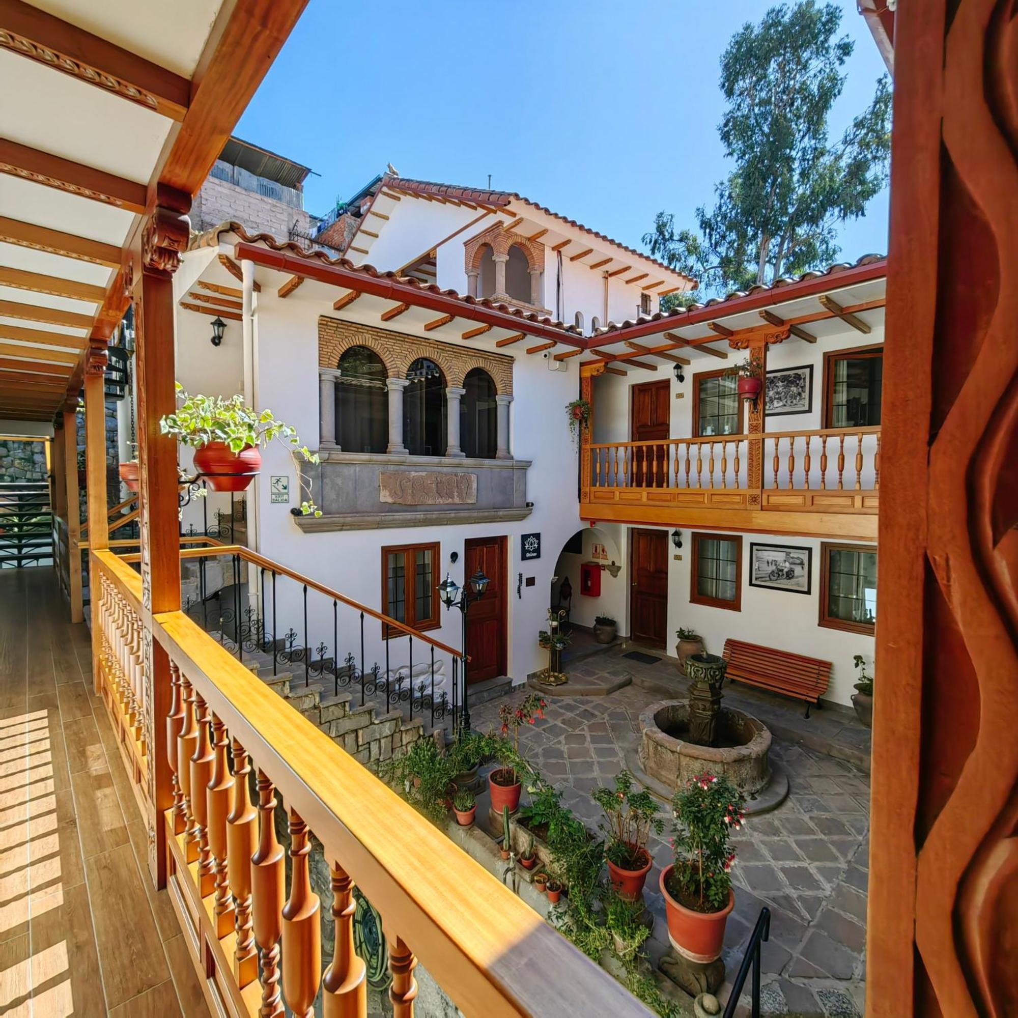 Rumi Punku Hotel 3*