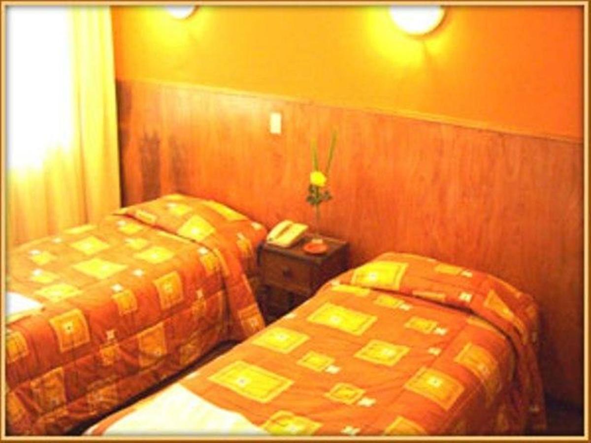 Tambo Hotel 2*
