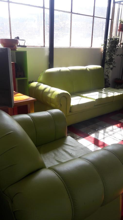 Hostal Deyvi's House De Plaza *
