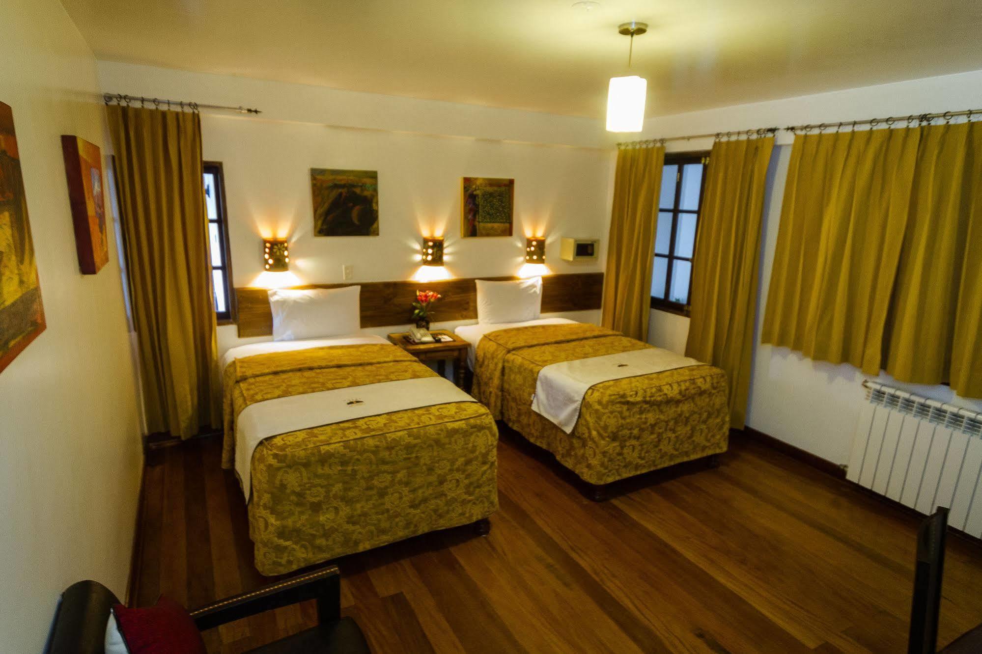 Rumi Punku Hotel 3*
